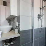 Guesthost - Modern In Corvetto * Milano