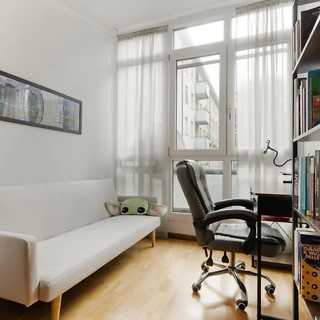 Guesthost - Modern In Corvetto Apartment